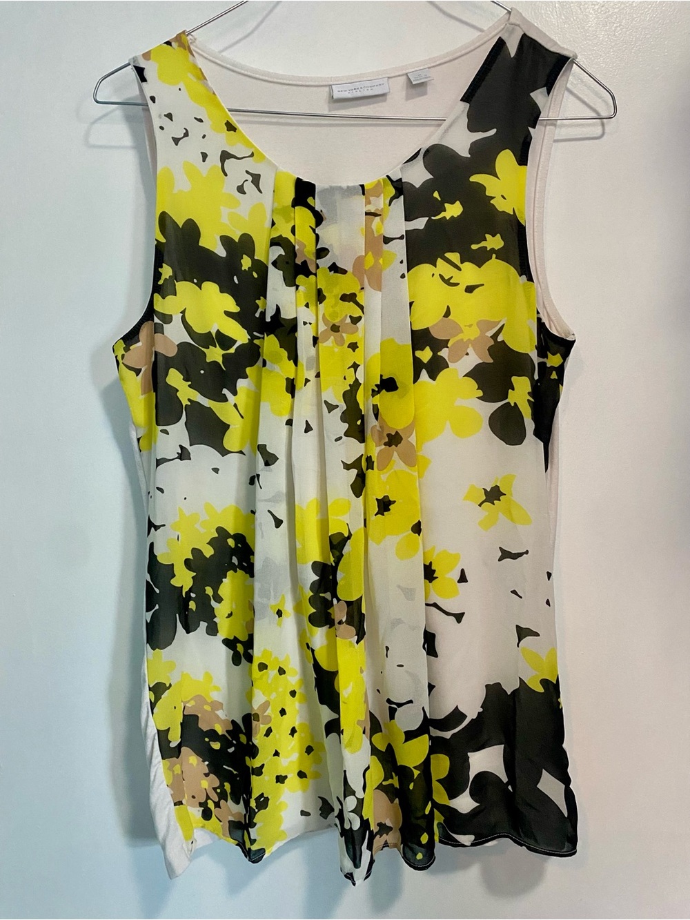 New York & Company stretch- Yellow Black White Floral Pleated Sleeveless top M
